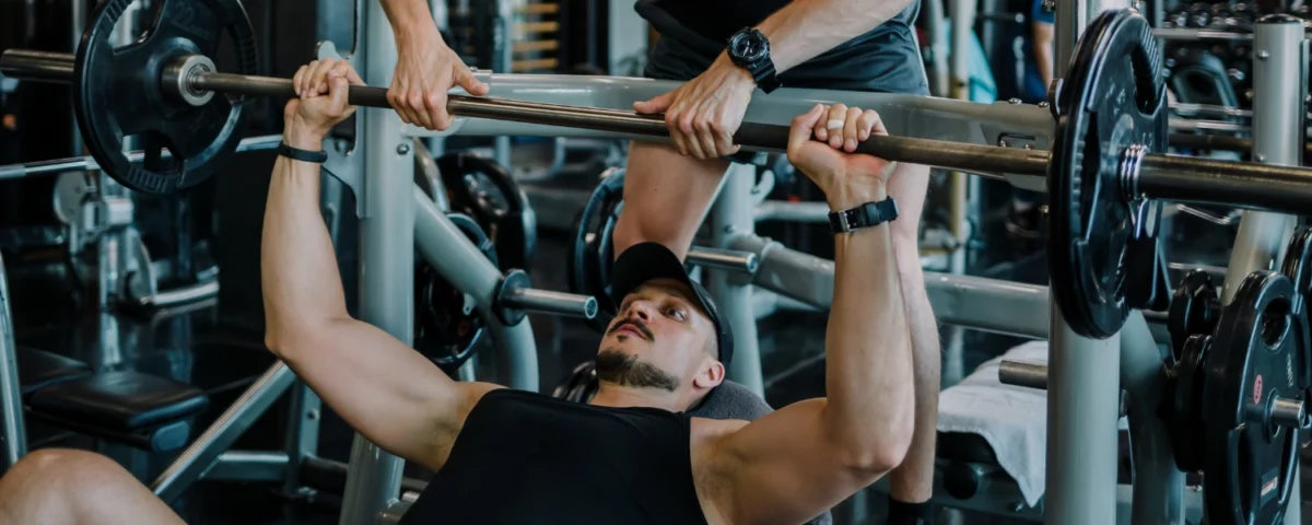 entrenamiento de fuerza hombres 40